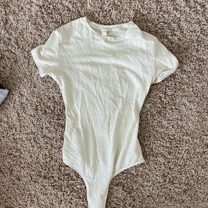 SKIMS fits everybody shirt bodysuit, XXS, Sand/ivory color